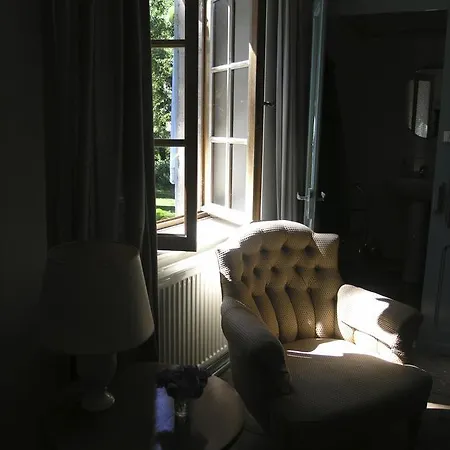 Maison De Massey Bed and Breakfast *